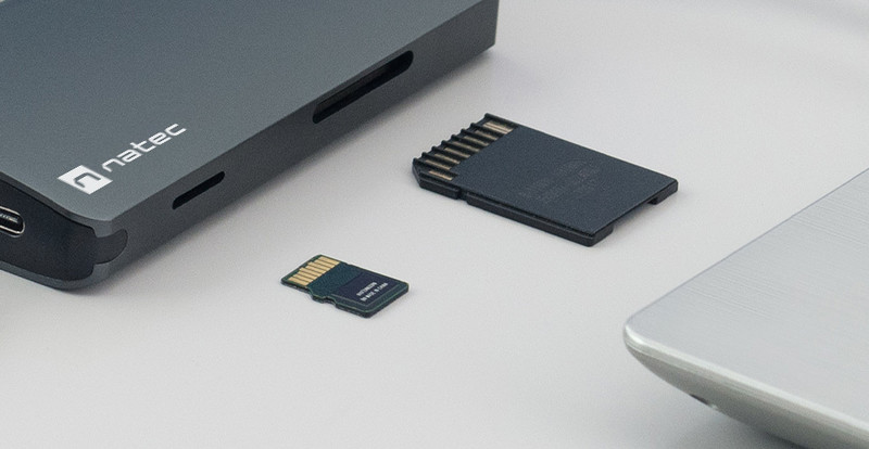 MicroSD / SD reža za prenos datotek