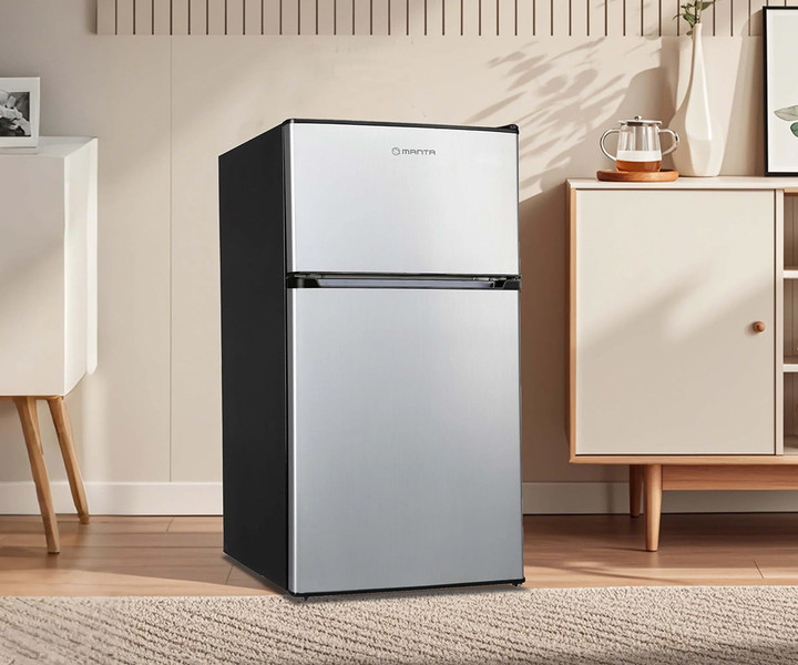 Kompakten in funkcionalen hladilnik