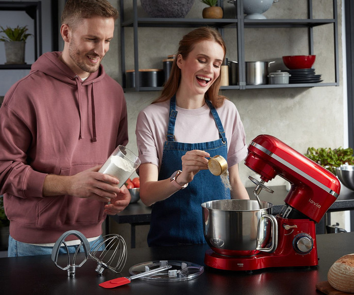 Spoznajte kuhinjski robot MANTA LOVIO LVSTM01 ChefAssistant