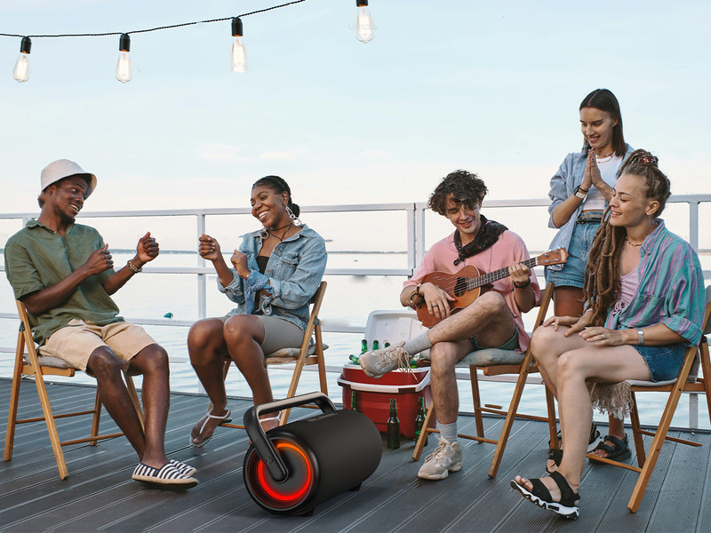 Boombox - ustvarjen za poletje na plaži, kampiranje …