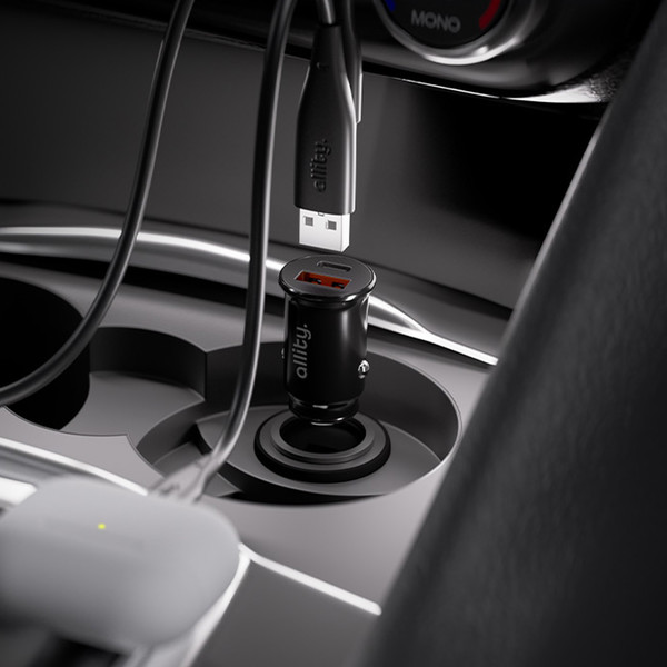 Vhod USB-A in USB-C – večja združljivost!