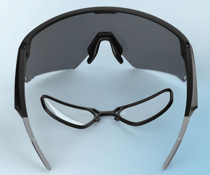 Možnost vstavljanja vaših dioptrijskih leč