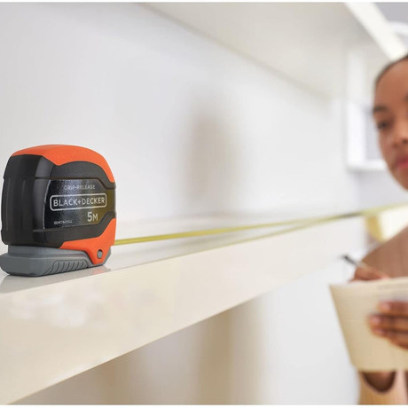 BLACK+DECKER profesionalni merilni trak / meter, 5m dolžina, 19mm širina, GripRelease funkcija, kompaktna oblika, robustna izdelava, črno-oranžen