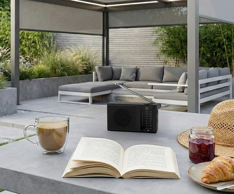 MANTA MARDI120 COSTA radijski sprejemnik, FM / AM Radio, RETRO izgled, kompaktne dimenzije, električno ali baterijsko napajanje, 3.5mm minijack, USB Type-C, črn (Matte Black)