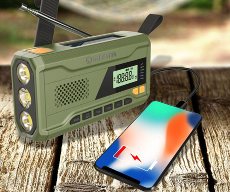 MANTA RDI401G DYNAMO radijski sprejemnik, 3v1, FM Radio, RETRO izgled, 4500mAh polnilna baterija, solarno / dinamo polnjenje, LED svetilka, SOS alarm, USB Type-C, zelen (Ranger Green)