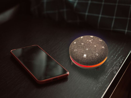MANTA SPK03-GR SZUMI GO prenosni zvočnik, Bluetooth, 3W, polnilna baterija, RGB LED osvetlitev, White Noise zvočni učinki, časovnik / timer, siv (Dust Gray)