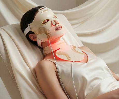 MEDIVON LUMI MAX 3V1 maska za LED svetlobno terapijo, profesionalna / medicinska, regeneracija / Red Light Therapy, polnilna baterija, 744 LED diod, 6 načinov, 3 intenzivnosti, daljinec, timer, Velcro