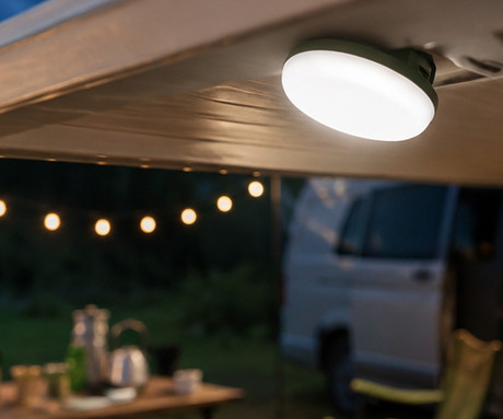 PLATINET PGCL02S CAMPING solarna LED svetilka, 1400 lumnov, 21W moč, solarni panel, stojalo, kavelj, 8000mAh polnilna baterija, 14000-2900K barvna temperatura, USB Type-C, 168x168x62mm, zelena