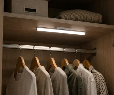 PLATINET PLL003 STICKY stenska / stropna LED svetilka, 170 lumnov, senzor gibanja, magnetno pritrjevanje, 2400mAh polnilna baterija, 7000-2900K barvna temperatura, USB Type-C, 40x6.4x3.4cm, bela