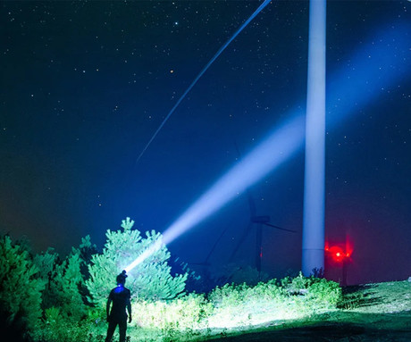 PLATINET PHLP51 naglavna LED svetilka, 10W moč, 1000 lumnov, 3000mAh polnilna baterija, nastavljiva svetlost, ZOOM funkcija, IPX4 vodoodpornost, upravljanje z gumbi / kretnjami, +naglavni trak, črna