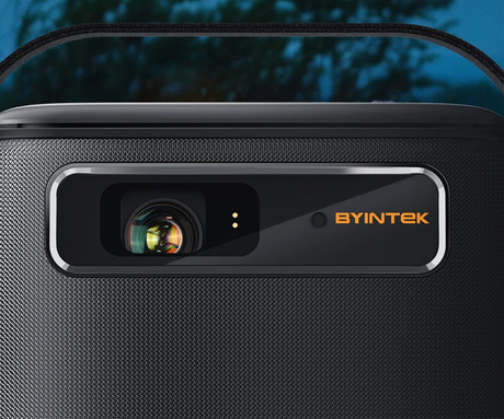 BYINTEK UFO R20 MAX prenosni 3D LED DLP projektor, Android, Dual WiFi, Bluetooth, 2GB+16GB, baterija, 750 lumnov, STEREO zvočniki, max 4K UHD, USB / HDMI / RJ-45/ AUX, + daljinec