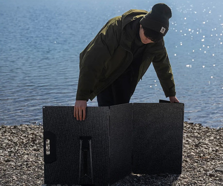 BLUETTI PV200 prenosni solarni panel, 200W moč, polnjenje polnilnih postaj, zložljiva oblika, stojalo, ročaj, UV odpornost, IP65 vodoodpornost, ETFE prevleka, MC4 konektor, črn