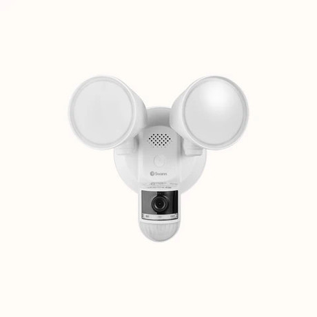 SWANN 4KFLOCAM 4K Floodlight žična IP varnostna kamera, 4K UHD, WIFI, TrueDetect, 2600 lumnov LED reflektor, 115° snemanje, APP, Night2Day snemanje, mikrofon, zvočnik, sirena, IP65, +microSD