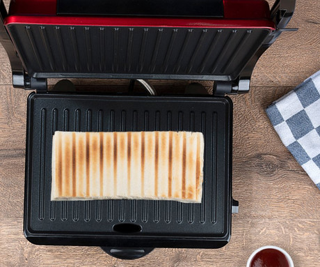 ALPINA GRILL kontaktni žar, 1000W, električni, ročaj z zaklepanjem, premaz proti prijemanju, LED indikator, 30.5x26x10cm, črno rdeč ALPINA GRILL kontaktni žar, 1000W, električni, ročaj z zaklepanjem, premaz proti prijemanju, LED indikator, 30.5x26x10cm, črno rdeč