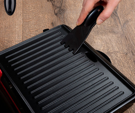 ALPINA GRILL kontaktni žar, 1000W, električni, ročaj z zaklepanjem, premaz proti prijemanju, LED indikator, 30.5x26x10cm, črno rdeč ALPINA GRILL kontaktni žar, 1000W, električni, ročaj z zaklepanjem, premaz proti prijemanju, LED indikator, 30.5x26x10cm, črno rdeč