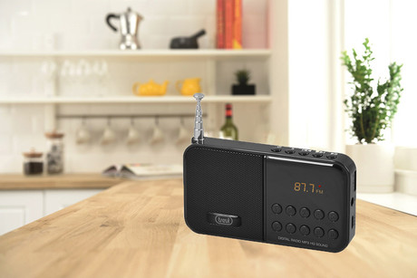 EOL - TREVI DR 740 SD Prenosni digitalni radio z MP3 in Micro SD črn