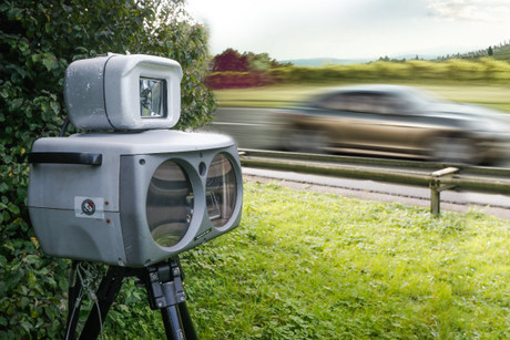 Avto kamera NAVITEL R600 GPS, SONY senzor, FullHD 1920x1080 (30frs), 2'' zaslon, Night Vision, MicroSD, G-SENZOR, GPS, 170°