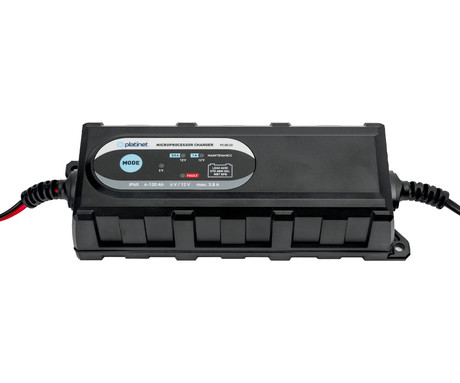 PLATINET PCBC38 pametni polnilec / vzdrževalec akumulatorja, 6V/12V, 1A/3.8A, 6-stopenjski, za vse vrste baterij / akumulatorjev, vgrajen mikroprocesor, LED indikatorji, IP65 vodoodpornost, črn