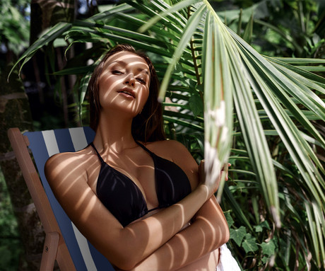 PLATINET PSW leseni ležalnik, MADE in EU, 3 stopnje nastavitve, zložljiva oblika, ultra lahka teža, zaščita pred nenamernim zlaganjem, bukov les, UV & vodoodporna tkanina, modro-bel