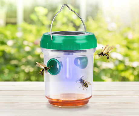GRUNDIG pasti za žuželke / insekte, komplet 3x pasti, LED svetilka, polnilna baterija, solarno polnjenje, nosilec za obešanje