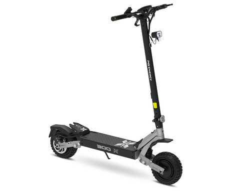 MS ENERGY THRUST 300X električni skiro, 10" gume, 2x 300W motor, 60km doseg, 720Wh 48V 15Ah baterija, dvojno C-vzmetenje, EBS sistem, Smart BMS, LCD zaslon, LED osvetlitev, aplikacija, srebrno črn