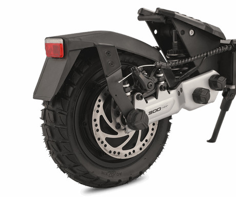 MS ENERGY THRUST 300X električni skiro, 10" gume, 2x 300W motor, 60km doseg, 720Wh 48V 15Ah baterija, dvojno C-vzmetenje, EBS sistem, Smart BMS, LCD zaslon, LED osvetlitev, aplikacija, srebrno črn