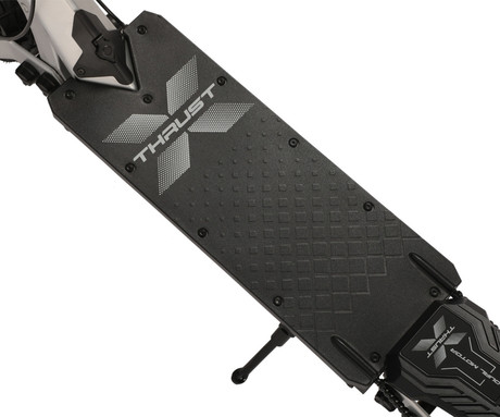 MS ENERGY THRUST 300X električni skiro, 10" gume, 2x 300W motor, 60km doseg, 720Wh 48V 15Ah baterija, dvojno C-vzmetenje, EBS sistem, Smart BMS, LCD zaslon, LED osvetlitev, aplikacija, srebrno črn