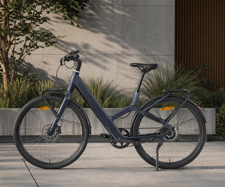 MS ENERGY VELES PLUS električno kolo, cestno / mestno, 28" pnevmatike, 250W ANANDA motor, 360Wh 36V 10Ah baterija, do 70km, Carbon Gates jermen, TEKTRO disk zavore, LCD zaslon, črno (Night Black)