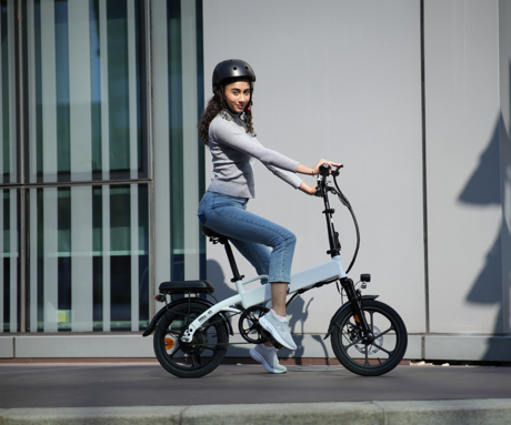 Električno zložljivo kolo ISINWHEEL U3, 16" pnevmatike, 250W motor, do 55km, do 25km/h, 36V 7.8Ah baterija, do 120kg, črn