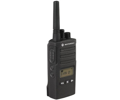 MOTOROLA XT460 walkie talkie, 1-KIT, PMR446, 16 kanalov / 219 privatnih kod, doseg 9km, VOX prostoročna funkcija, LED zaslon, polnilna baterija, IP55 vodoodpornost, +dodatki, črn