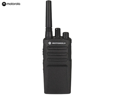 MOTOROLA XT420 walkie talkie, 1-KIT, PMR446, 16 kanalov / 219 privatnih kod, doseg 9km, VOX prostoročna funkcija, polnilna baterija, IP55 vodoodpornost, +dodatki, črn