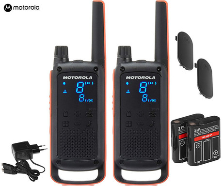MOTOROLA T82 GO ADVENTURE walkie talkie komplet, 2-KIT, PMR446, VOX funkcija, doseg 10km, polnilna baterija, LED zaslon, LED svetilka, IPX2 vodoodpornost, +dodatki, črno-rdeč