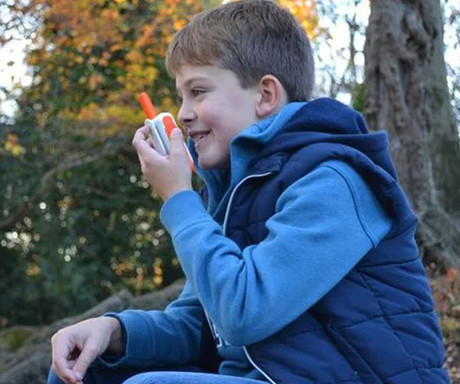 MOTOROLA T42 walkie talkie komplet, 2-KIT, PMR446, 16 kanalov, doseg 4km, +dodatki, moder, oranžen