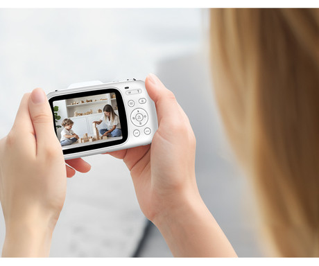 SJCAM ZV100 digitalni fotoaparat, 5K Ultra HD+, 80MP, 2.8" TFT zaslon, 18x digitalni ZOOM, FLASH bliskavica, polnilna baterija, AUTO fokus, 5 PRESET načinov, mikrofon, zvočnik, +dodatki, bel