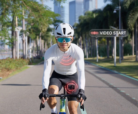 SJCAM SJ30 akcijska športna kamera, Charging Kit, 8K Ultra HD, 2.51" FLIP zaslon, SteadyMotion 2.0, 8x ZOOM, polnilna baterija, 140° snemalni kot, Dual WIFI, 5ATM vodoodpornost, aplikacija, +dodatki