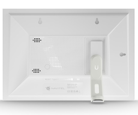 NAVITEL FR101 PRO pametni digitalni foto okvir, 25.6cm (10.1"), HD IPS zaslon na dotik, FRAMEO aplikacija, WIFI, Android + iOS, 1GB RAM, 32GB ROM, razširljiv spomin, zvočniki, stojalo, USB-C, bel