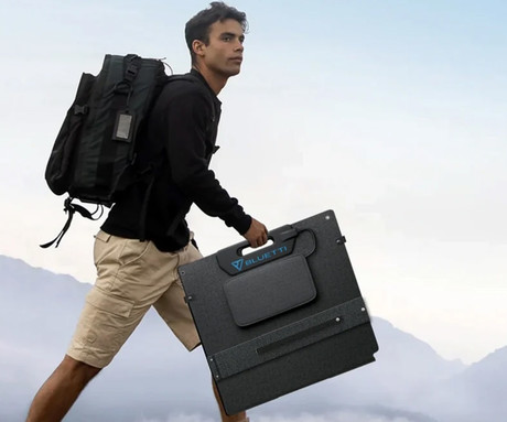 BLUETTI PV100 prenosni solarni panel, 100W moč, polnjenje polnilnih postaj, zložljiva oblika, stojalo, ročaj, UV odpornost, IP67 vodoodpornost, ETFE prevleka, MC4 konektor, črn