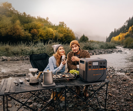 BLUETTI PREMIUM 100 V2 prenosna polnilna postaja, 1800W moč, 1024Wh baterija, polnjenje / napajanje naprav, BMS sistem, aplikacija, 2x AC, 1x DC 12V, 2x USB-A, 2x USB-C, zaslon, ročaj, črna