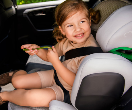 MoMi MEI otroški avtosedež, ISOFIX, nastavljiva višina, mehko oblazinjenje, širok sedež, mrežasta tkanina, za otroke 100-150cm, 84-63.5x51x49cm, rdeč
