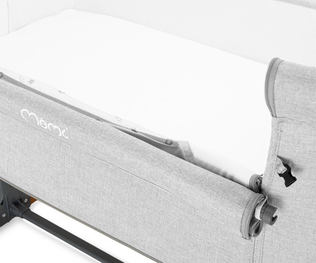 MoMi SMART BED 2.0 4v1 pametna otroška postelja, stajica, nastavljiva višina +  kot naklona, kroženje zraka, vhod z zadrgo, mreža za komarje, pasovi za pritrditev, žep, 95x88x55cm, svetlo siva